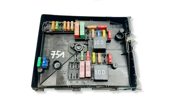 Volkswagen Tiguan Fuse box set 1K0937125D