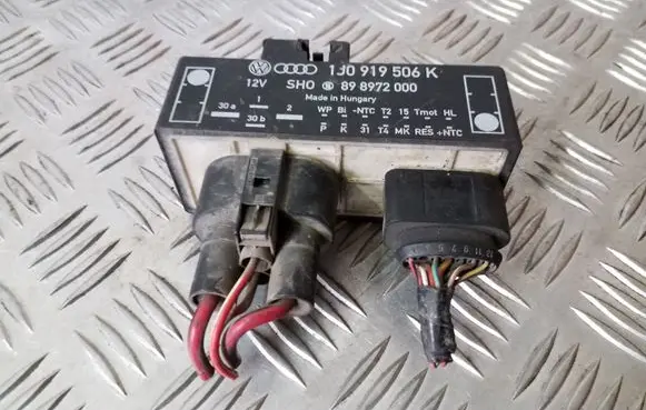 Volkswagen Golf IV Coolant fan relay 1J0919506K 898972000