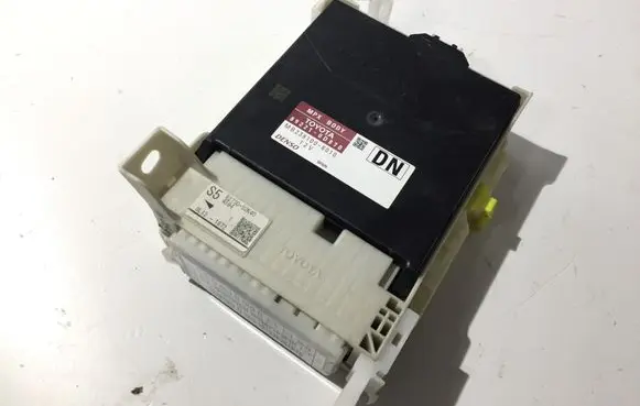 Toyota Yaris Other control units/modules MB2381008010 892210D870