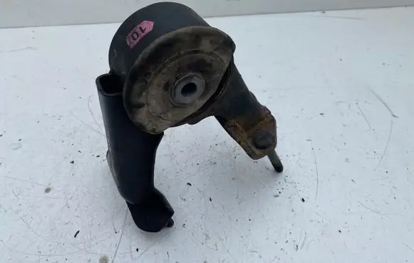 Toyota Avensis T250 Engine mount bracket