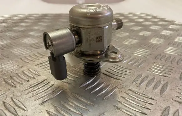 Mercedes-Benz GLE AMG (W166 - C292) Fuel injection high pressure pump A2780701101
