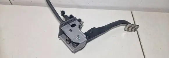 Hyundai i10 Clutch pedal 32802K7330 41605K7200