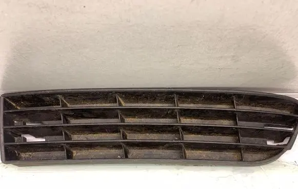 Audi A6 S6 C4 4A Front bumper lower grill 4A0807345J
