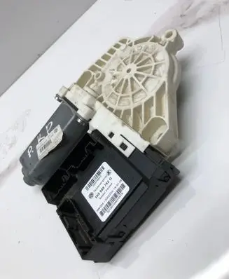 Volkswagen PASSAT B6 Front door window regulator motor 1K0959792G 05074632 32190106010579