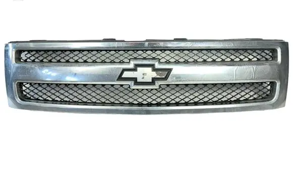 Chevrolet Silverado Front bumper upper radiator grill 25810707