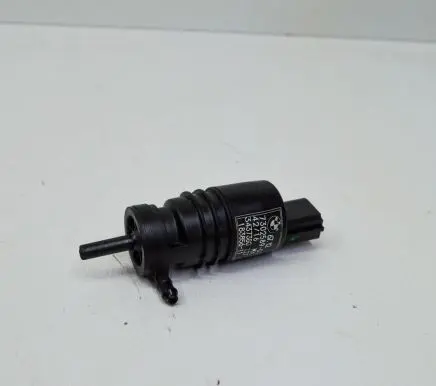 BMW X3 F25 Windscreen/windshield washer pump 7302589