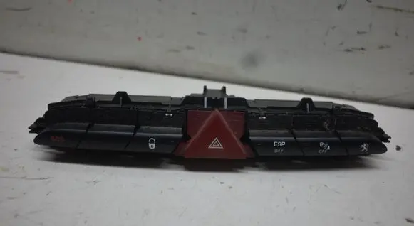 Peugeot 308 SW Hazard light switch 96759511XT