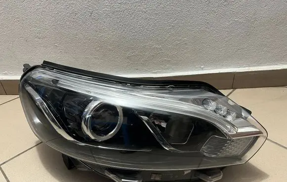 Toyota Proace Headlight/headlamp 9808237480