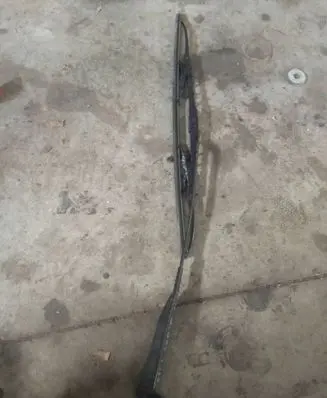 Opel Corsa C Front wiper blade arm 09114666