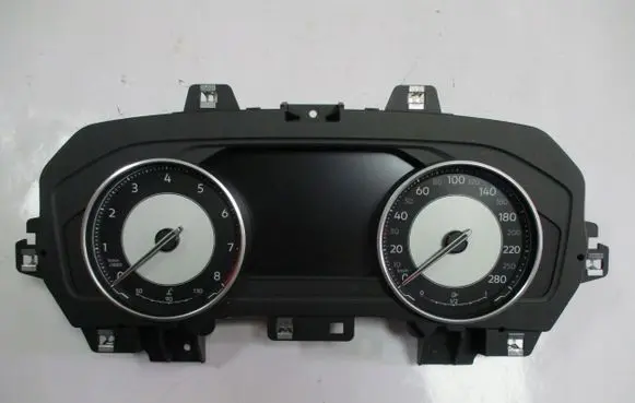Volkswagen Touareg III Speedometer (instrument cluster) 760920770