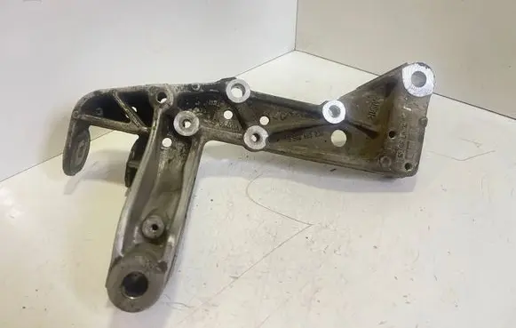 Volkswagen Golf Plus Engine mounting bracket 1K0199295E