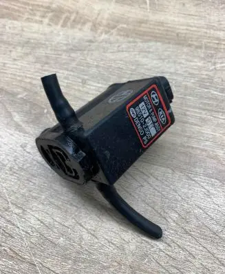 Hyundai Getz Windscreen/windshield washer pump 985102J000