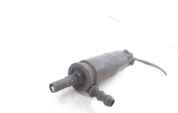 Skoda Octavia Mk2 (1Z) Headlight washer pump 3B7955681