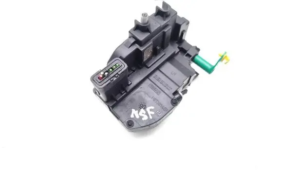 Nissan Navara D40 Front door lock 