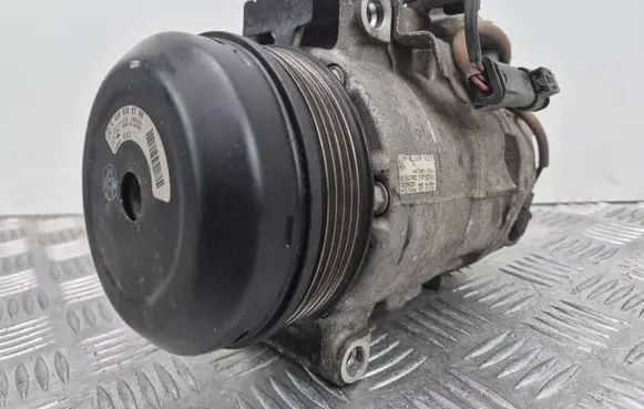 Mercedes-Benz C W204 Air conditioning (A/C) compressor (pump) A0008302700