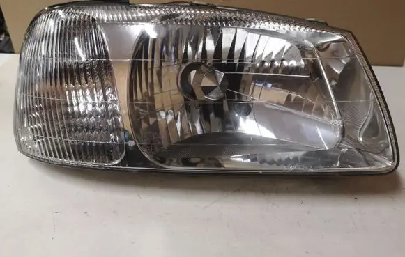 Hyundai Accent Headlight/headlamp 92102250