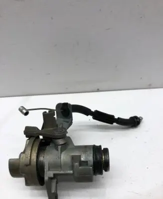 Audi A4 S4 B7 8E 8H Tailgate exterior lock 8E0827573