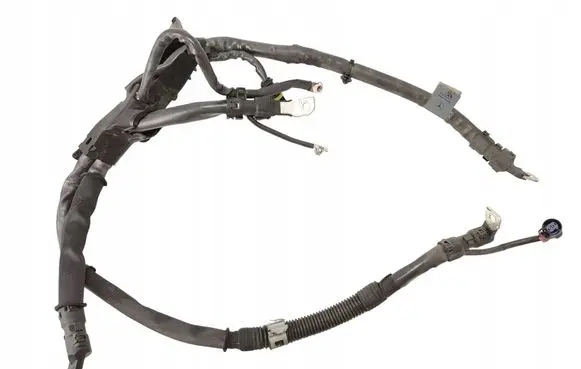Mercedes-Benz C W205 Positive cable (battery) 2135401087