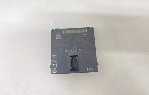 Mercedes-Benz S W221 Gateway control module A2215407045 A2215405445 A2214480927