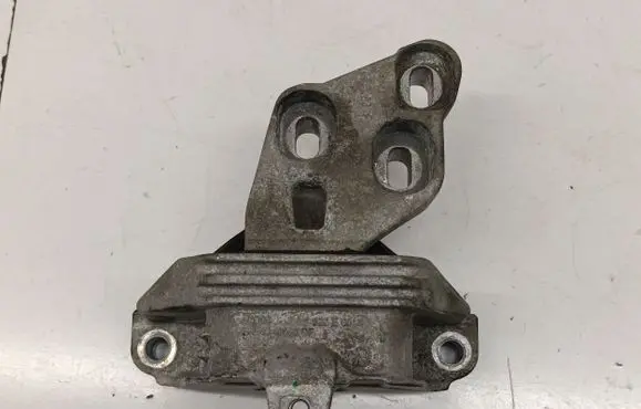 Mercedes-Benz GLA W156 Engine mount bracket A2462400217