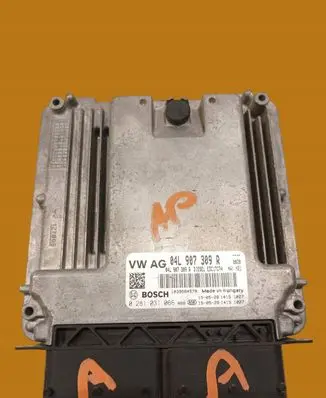 Volkswagen PASSAT B8 Engine control unit/module 04L907309R