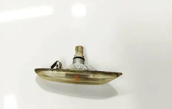 BMW 3 E46 Front fender indicator light 8382104 6911371-5