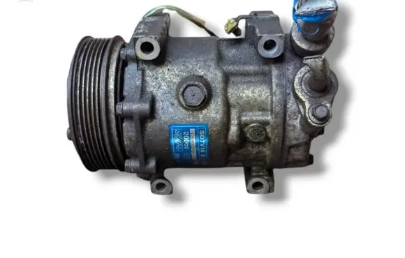 Volvo S40 Air conditioning (A/C) compressor (pump) 3M5H-19D629-TA