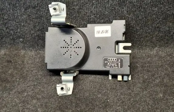 Audi A3 S3 8P Aerial antenna amplifier 8P4035225D