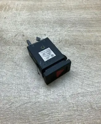 Volkswagen PASSAT B5 Hazard light switch 3B0953235B