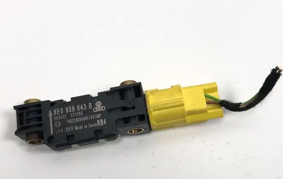 Audi A4 S4 B7 8E 8H Airbag deployment crash/impact sensor 8E0959643B