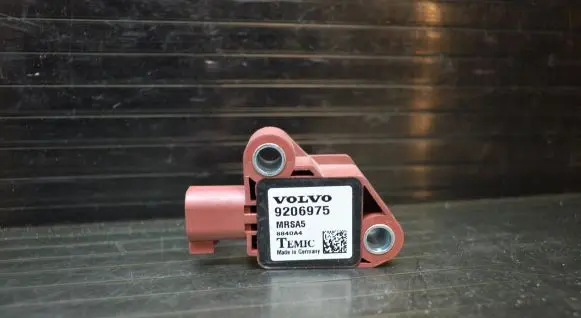 Volvo V50 Airbag deployment crash/impact sensor 9206975