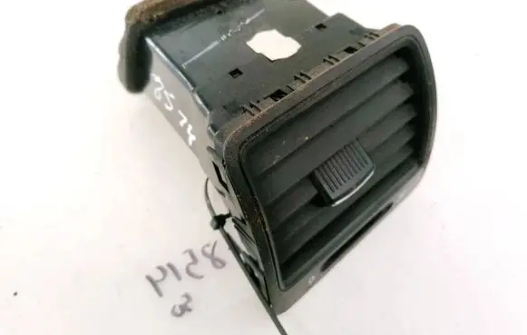 Volkswagen Jetta V Dash center air vent grill 1K0819710