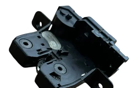 Nissan Qashqai Tailgate lock latch 90502Ey100