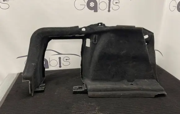 Trunk/boot lower side trim panel