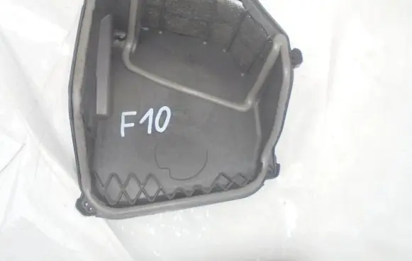 BMW 5 F10 F11 Air filter box cover 7521032