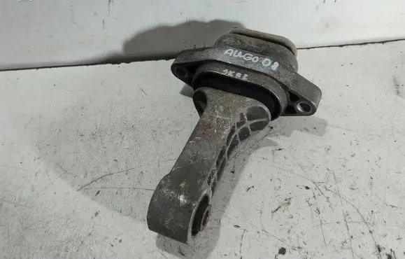 Toyota Aygo AB10 Gearbox mounting bracket