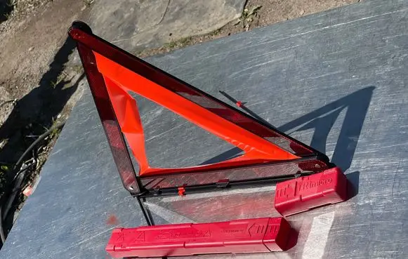 Mercedes-Benz Sprinter W907 W910 Emergency warning sign A1718900097