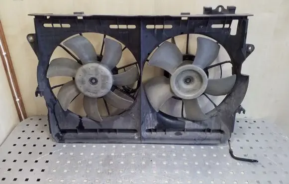 Toyota Avensis T250 Radiator cooling fan shroud 4227502520
