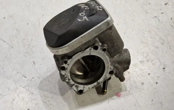 Volkswagen Golf Plus Throttle valve 06A133062AT A2C53093430