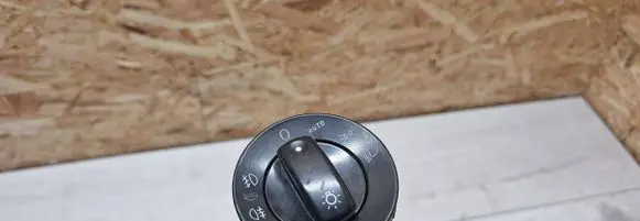 Volkswagen Golf V Light switch