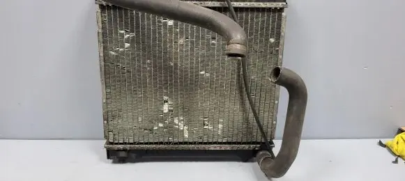 Mercedes-Benz 200 300 W123 Coolant radiator 1235010201