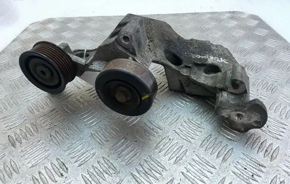 KIA Sportage Generator/alternator bracket 