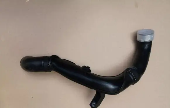 Skoda Superb B6 (3T) Engine coolant pipe/hose