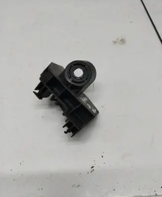 Toyota Auris E180 Rear bumper mounting bracket 52562 02170