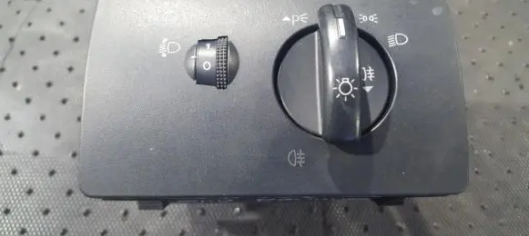 Ford Mondeo Mk III Light switch 1S7T13A024HB