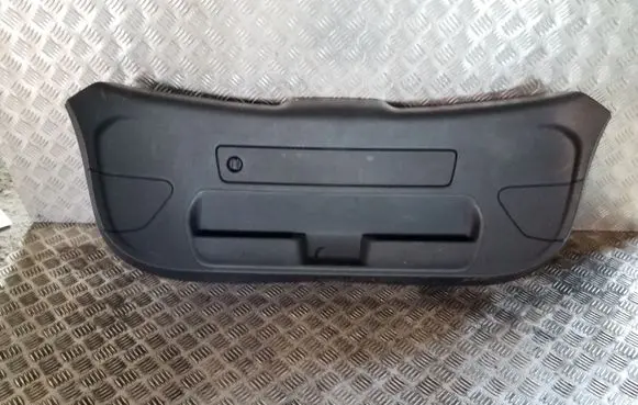 Audi A1 Tailgate trim 8X4867979