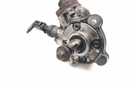 BMW 1 E81 E87 Fuel injection high pressure pump 7797874 0445010506
