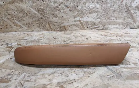 Maserati GranTurismo Rear seat armrest 