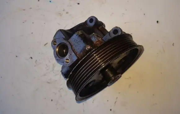Ford Mondeo Mk III Power steering pump 2DE1128