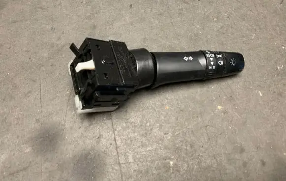 Mitsubishi Outlander Indicator stalk E380013